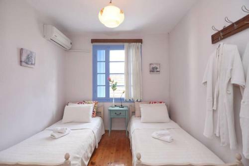 Alexandras Traditional House In Skopelos Centre