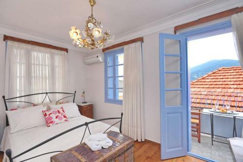 Alexandras Traditional House In Skopelos Centre
