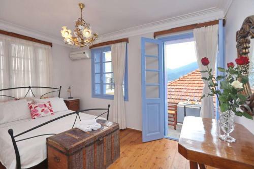 Alexandras Traditional House In Skopelos Centre