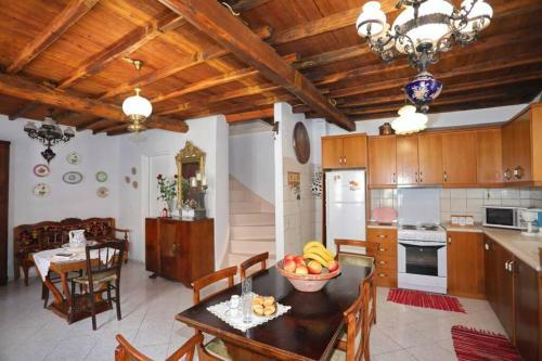 Alexandras Traditional House In Skopelos Centre