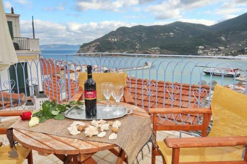 Alexandras Traditional House In Skopelos Centre