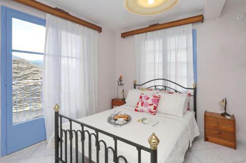 Alexandras Traditional House In Skopelos Centre