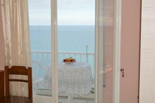 Hostal Fiore Rooms