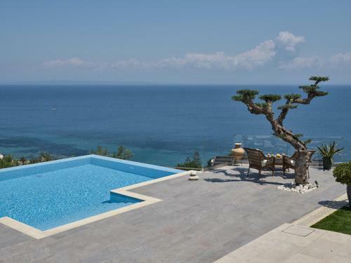 Golden July Luxury Villa