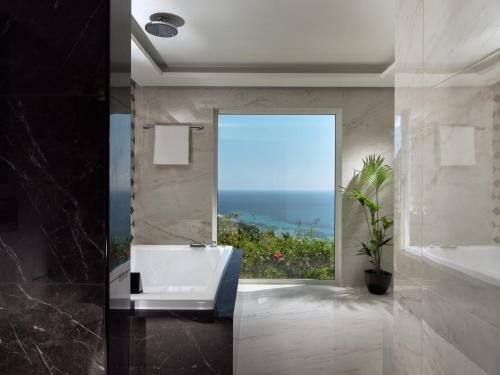 Golden July Luxury Villa