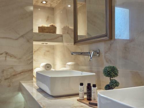 Golden July Luxury Villa