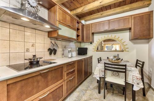 Green Boat Apartment