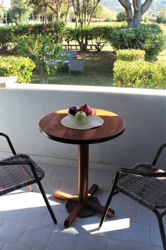 Villa Angela, Seafront Apartments, Almiros Beach