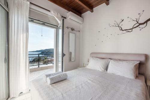 Achlia Beach Villa