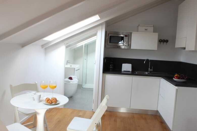 Life Apartments Calder�n