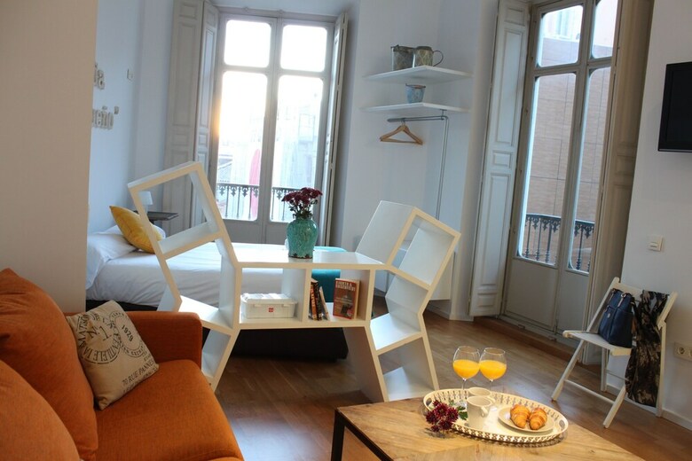 Life Apartments Calder�n