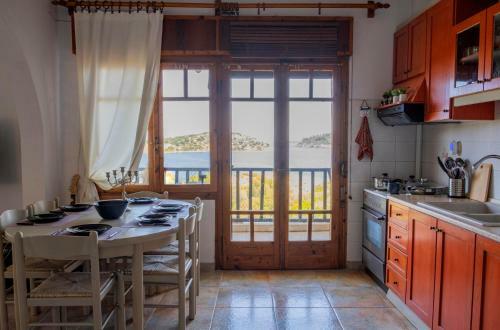Holiday Apartment Steps From The Beach