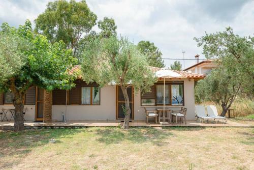 #flh - Barefoot Beachfront Bungalows