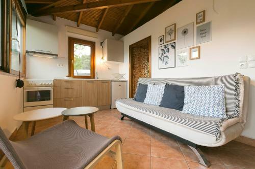 #flh - Barefoot Beachfront Bungalows