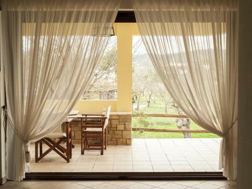 #flh - Villa Achilles, Trani Ammouda Beach