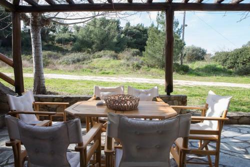 #flh - Villa Achilles, Trani Ammouda Beach