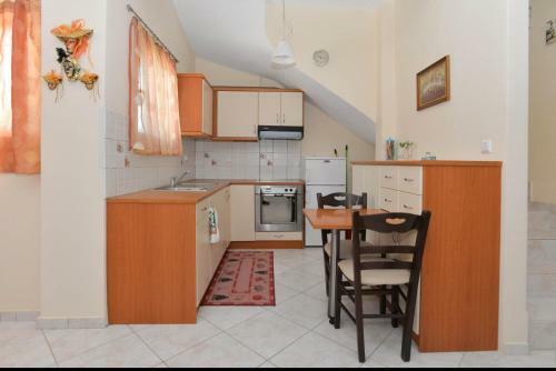 Santova Hill Apartments