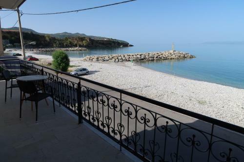 Akrogiali Beach Apartments