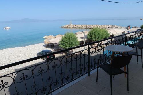 Akrogiali Beach Apartments