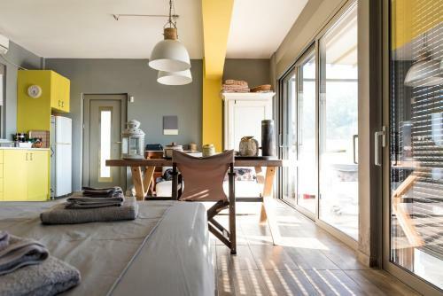 Comfy Kourouta Apartment & Suite