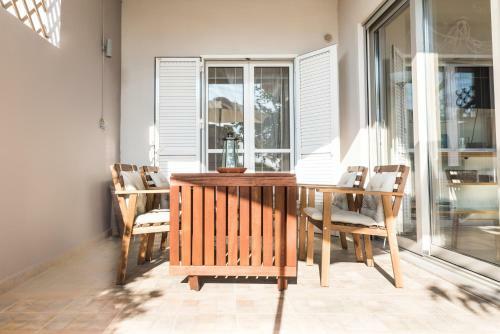 Comfy Kourouta Apartment & Suite