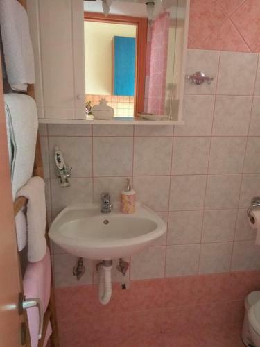 Velika Seaside Apartment