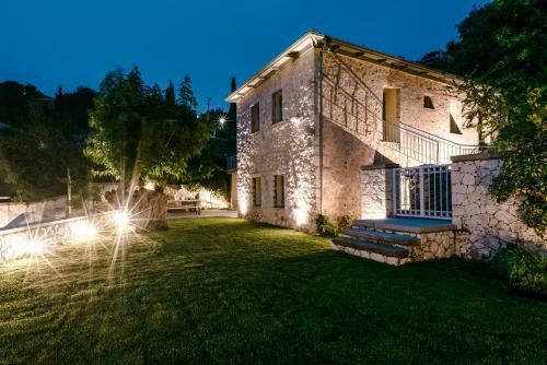 Siora Tanto Rustic Villa