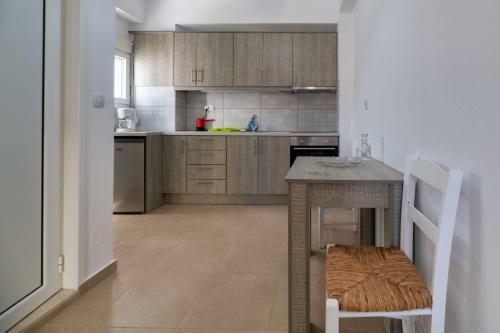 Irini Kalamaki First Floor Apartment