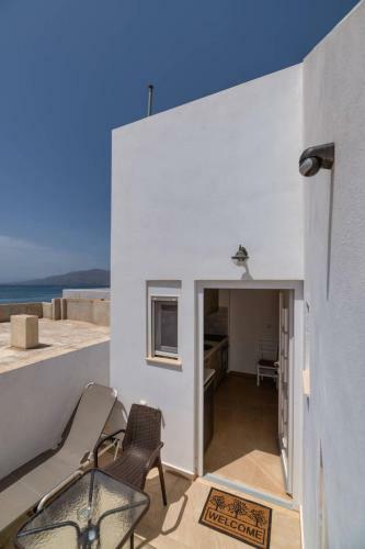 Irini Kalamaki First Floor Apartment