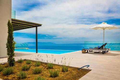 New Villa Blue With Private Pool At Trapezaki