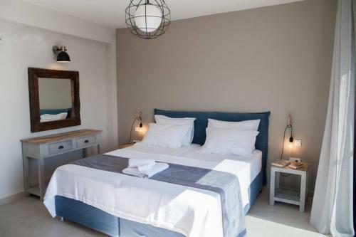 New Villa Blue With Private Pool At Trapezaki