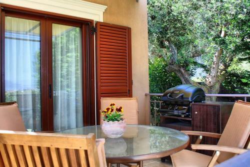 Traditional Villa Mandola