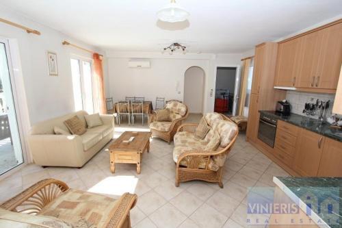 Spacious 5 Bed Villa With Pool In Kefalonia