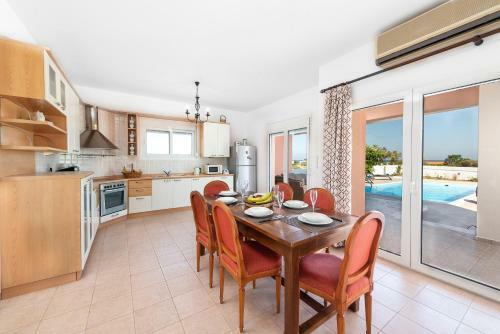 Ritas Gennadi Villa