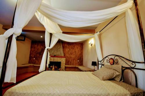 Stone Villa Inside Sea- Kids'land