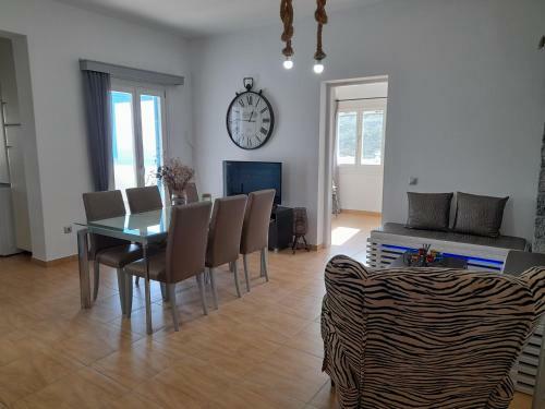 Golden View House