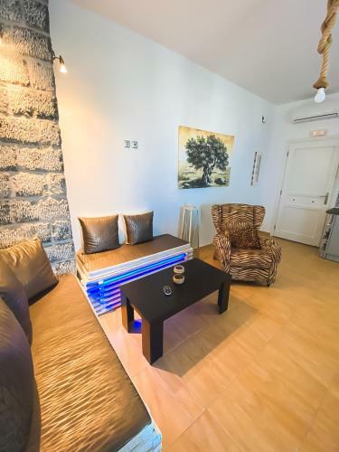 Golden View House
