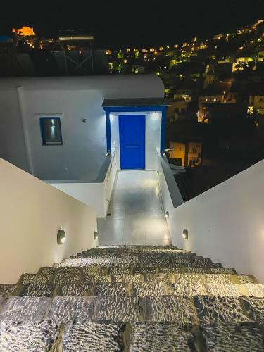 Golden View House