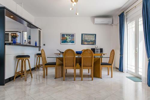 Villa Maraki - Attica Riviera