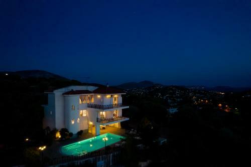 Villa Maraki - Attica Riviera