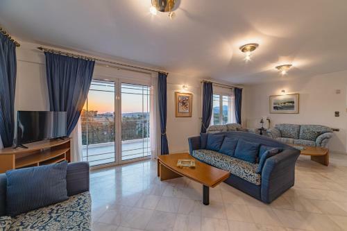 Villa Maraki - Attica Riviera