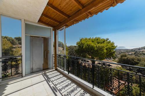 Villa Maraki - Attica Riviera