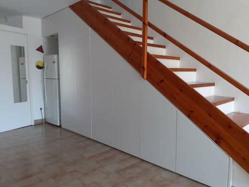 Breezy Summer Maisonette With Exciting View!