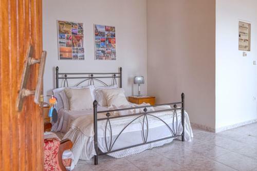 Fairytale Countryhouse At Beachside Of Athens!