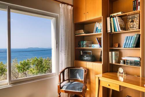 Fairytale Countryhouse At Beachside Of Athens!