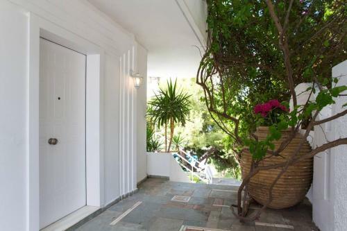 Beautiful, Private Villa By The Sea