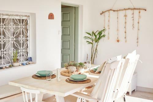 White Villa Near The Blue Beach