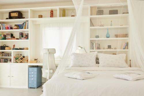 White Villa Near The Blue Beach