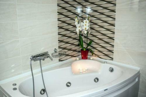 Villa Traditional Elegance With Privacy & Amazing Views
