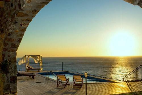 Villa Traditional Elegance With Privacy & Amazing Views